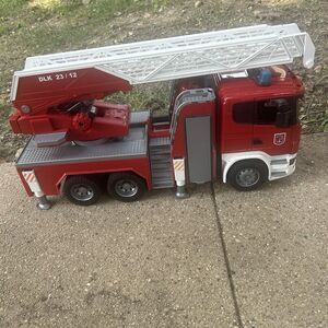 Bruder Scania Fire Engine Ladder Rescue Truck Toy 1/16 Made in Germany